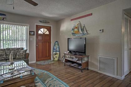 Satellite Beach Sunshine House - 5 Min to Cocoa! - image 9