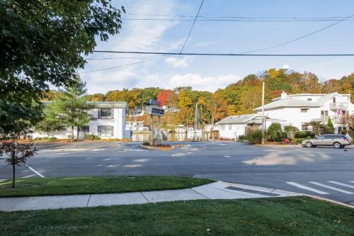Water Street Retreat - image 2