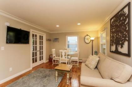 Water Street Retreat - image 4
