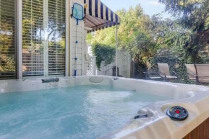 Cozy Hideaway - image 5