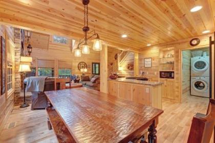 Kingfisher Cove Cabin 2 - image 2