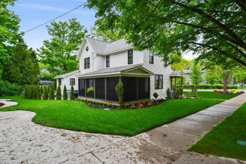 Saugatuck Farmhouse - main image