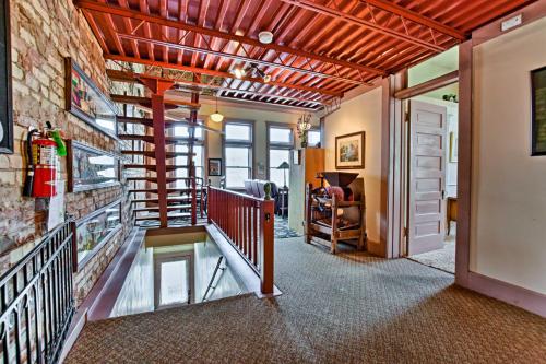 Historic Downtown Saugatuck Loft Apartment! - image 2