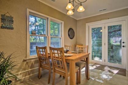 Pet-Friendly Cottage Less Than 1 Mile From Oval Beach! - image 3