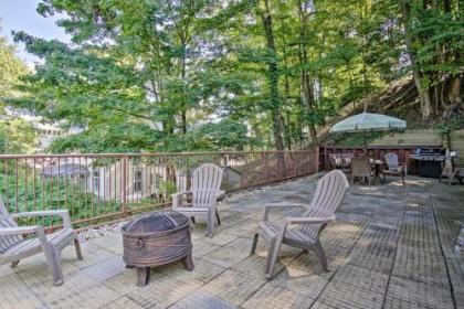 Pet-Friendly Cottage Less Than 1 Mile From Oval Beach! - image 4