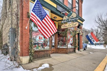 Historic and Updated Apt Less Than 4 Mi to Oval Beach!
