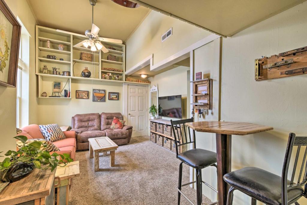 Historic and Updated Apt Less Than 4 Mi to Oval Beach! - image 2