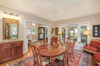 Ivy Manor - image 8