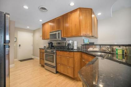 Lake View Getaway - image 12