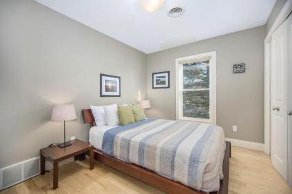 Lake View Getaway - image 17