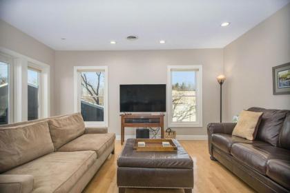 Lake View Getaway - image 3