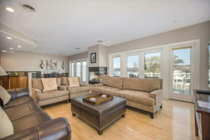 Lake View Getaway - image 6