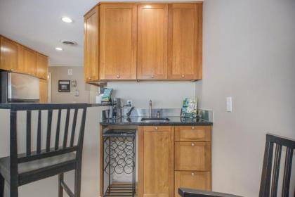 Lake View Getaway - image 7