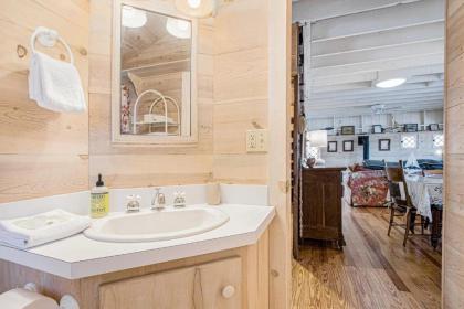 Anna's Cottage - image 13