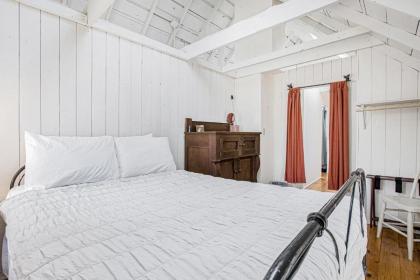 Anna's Cottage - image 14