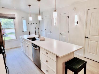 This Charming 2 bed condo is next to downtown Saugatuck and includes a pool! - image 10