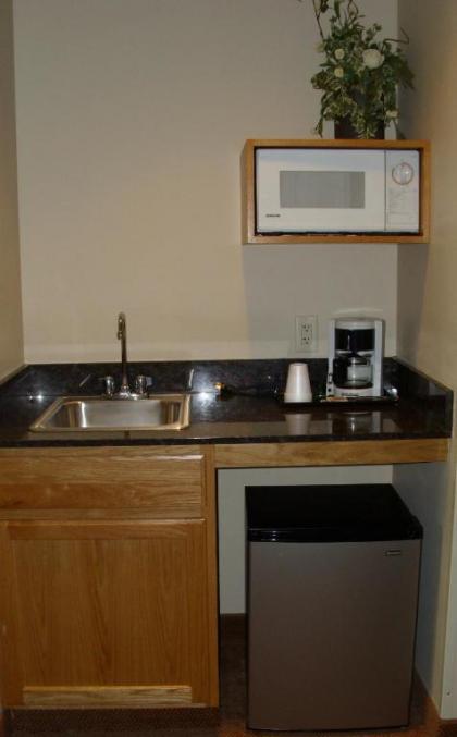 Savanna Inn & Suites - image 15