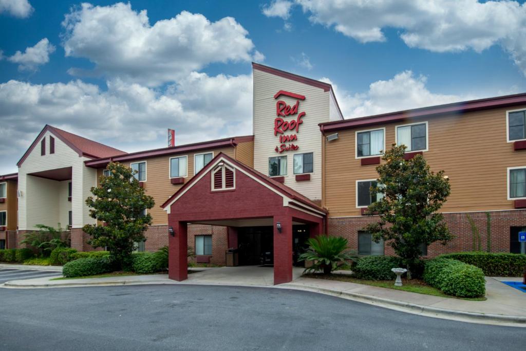 Red Roof Inn & Suites Savannah Airport - main image