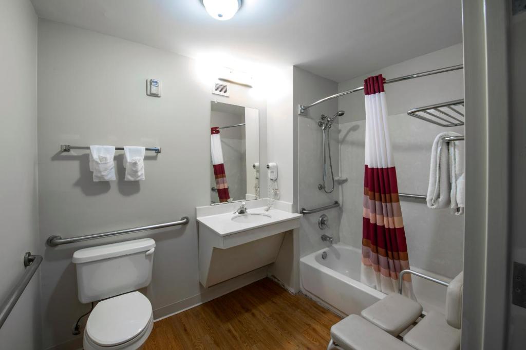 Red Roof Inn & Suites Savannah Airport - image 3