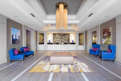 DoubleTree by Hilton Historic Savannah - image 2