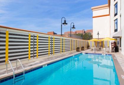 DoubleTree by Hilton Historic Savannah - image 3