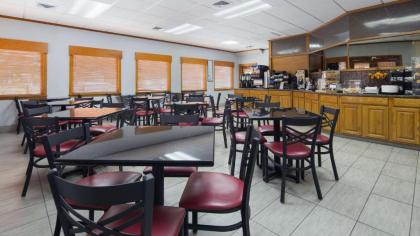 Best Western Central Inn - image 4