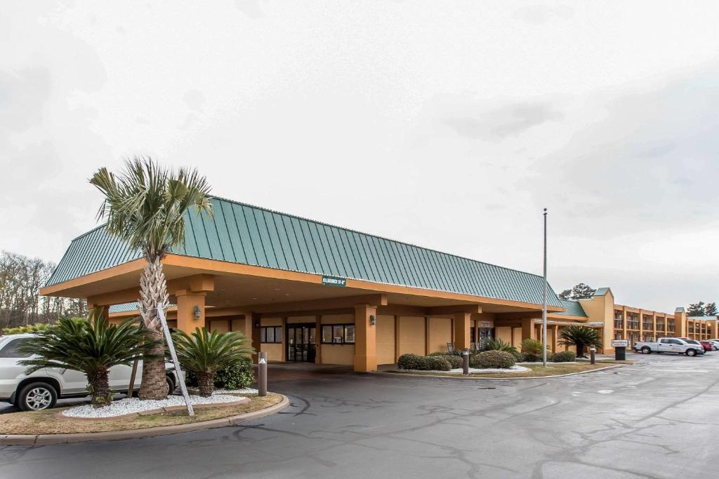 Quality Inn Midtown Savannah - main image