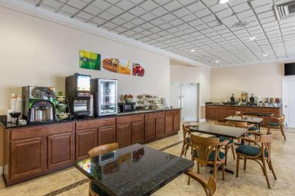 Quality Inn Midtown Savannah - image 3