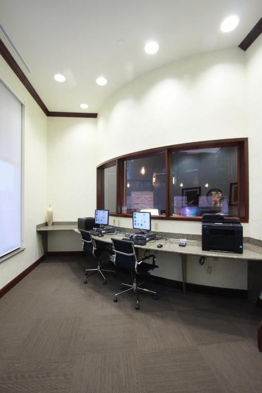 Embassy Suites Savannah Airport - image 4
