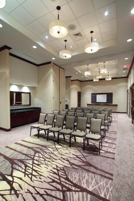 Embassy Suites Savannah Airport - image 5