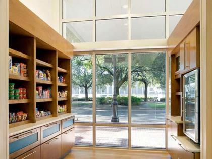 Springhill Suites by Marriott Savannah Downtown Historic District - image 3