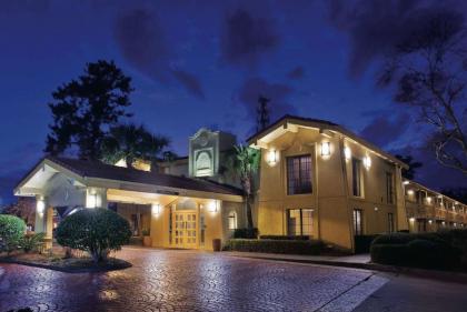La Quinta Inn by Wyndham Savannah Midtown - image 3