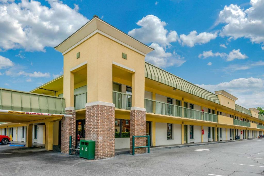 Quality Inn Savannah Historic District - main image