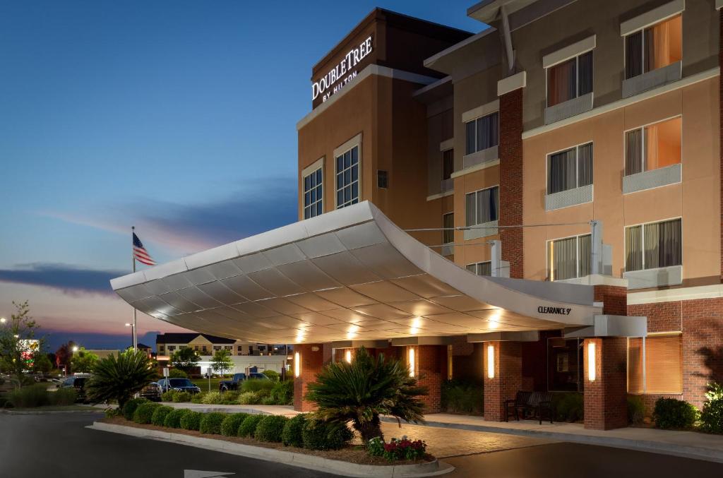 DoubleTree by Hilton Hotel Savannah Airport - main image