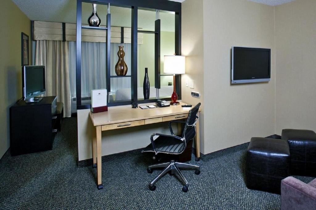 DoubleTree by Hilton Hotel Savannah Airport - image 2