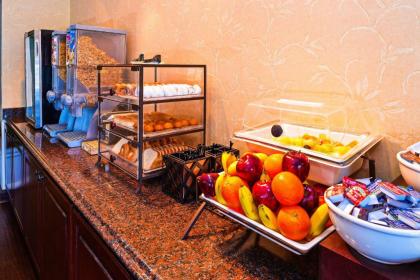 Country Inn & Suites by Radisson Savannah Gateway GA - image 2