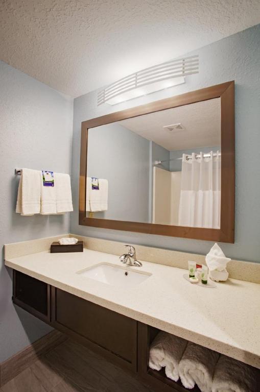 Iris Garden Inn - image 4