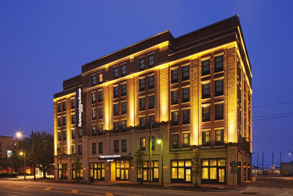 Fairfield Inn & Suites by Marriott Savannah Downtown/Historic District - main image