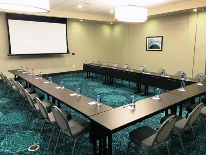 Fairfield Inn & Suites by Marriott Savannah Downtown/Historic District - image 2