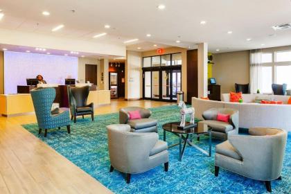 Fairfield Inn & Suites by Marriott Savannah Downtown/Historic District - image 3