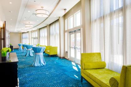 Fairfield Inn & Suites by Marriott Savannah Downtown/Historic District - image 5