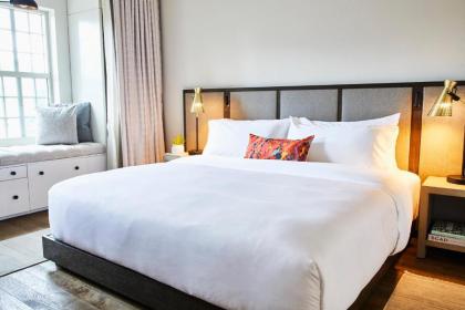 The Alida Savannah a Tribute Portfolio Hotel - image 4