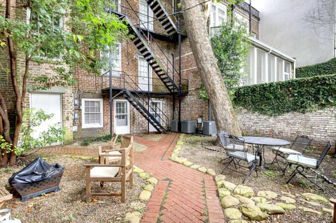 Oglethorpe Manor Garden Level - image 3