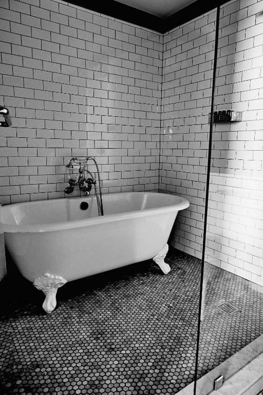The Drayton Hotel - image 2