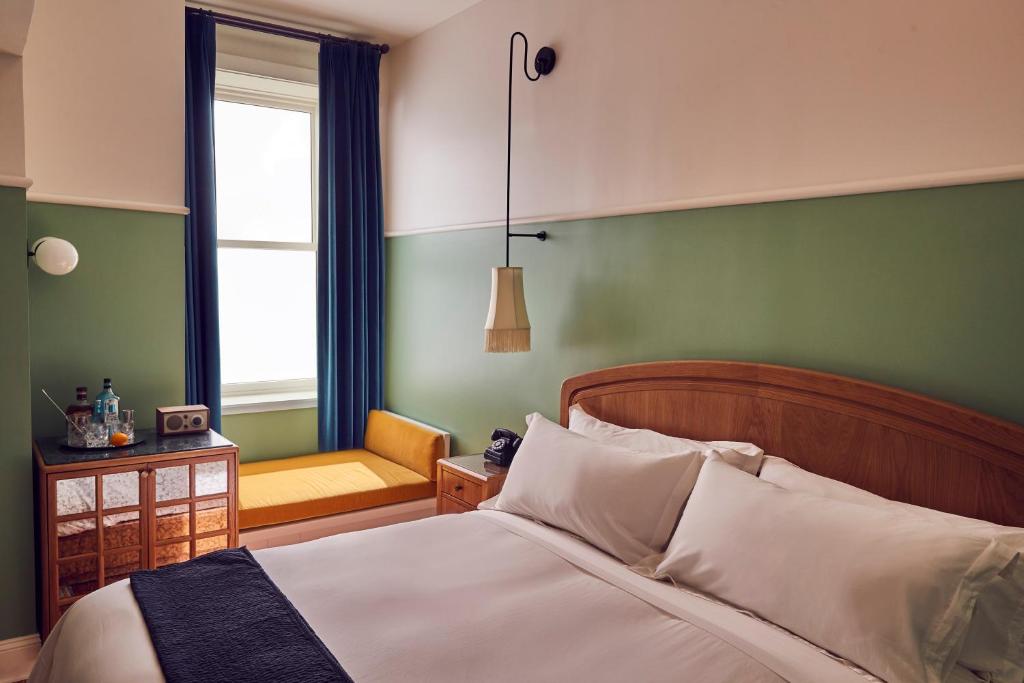 The Drayton Hotel - image 5