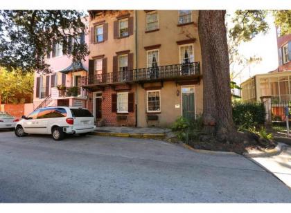 Oglethorpe Square Main + Garden by Lucky Savannah