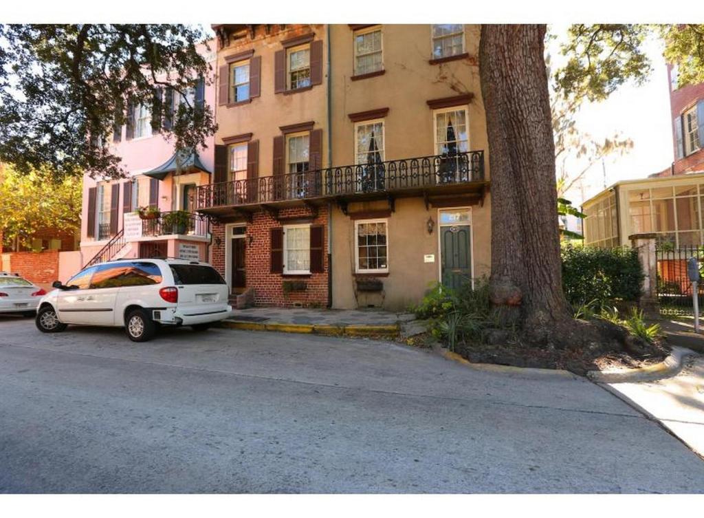 Oglethorpe Square Main + Garden by Lucky Savannah - main image