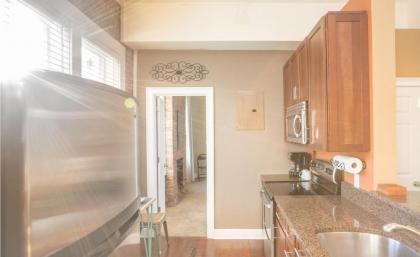Greene Square Getaway by Lucky Savannah - image 4