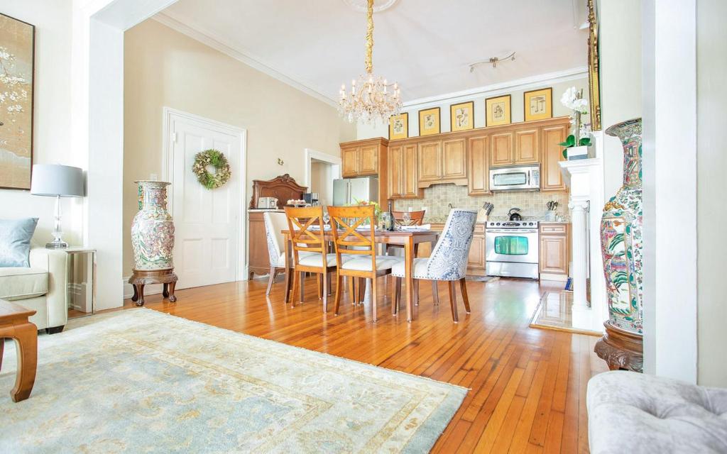 Parlour Suite on Jones by Lucky Savannah - image 5