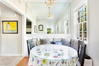 Wakefield Cottage by Lucky Savannah - image 4
